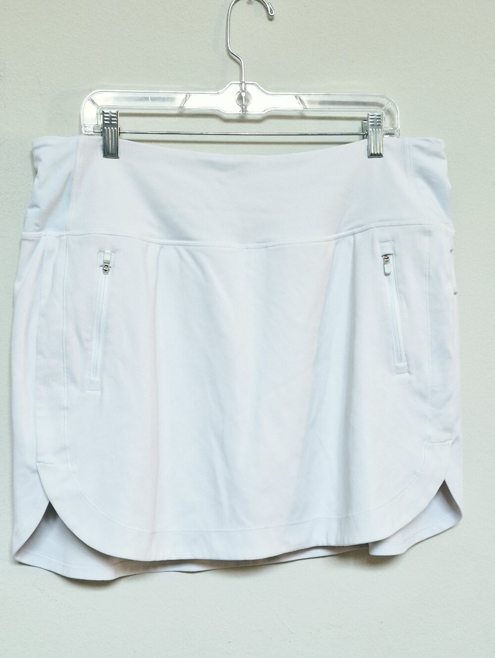 Athleta White Active Skort with Zip Pockets Size XL